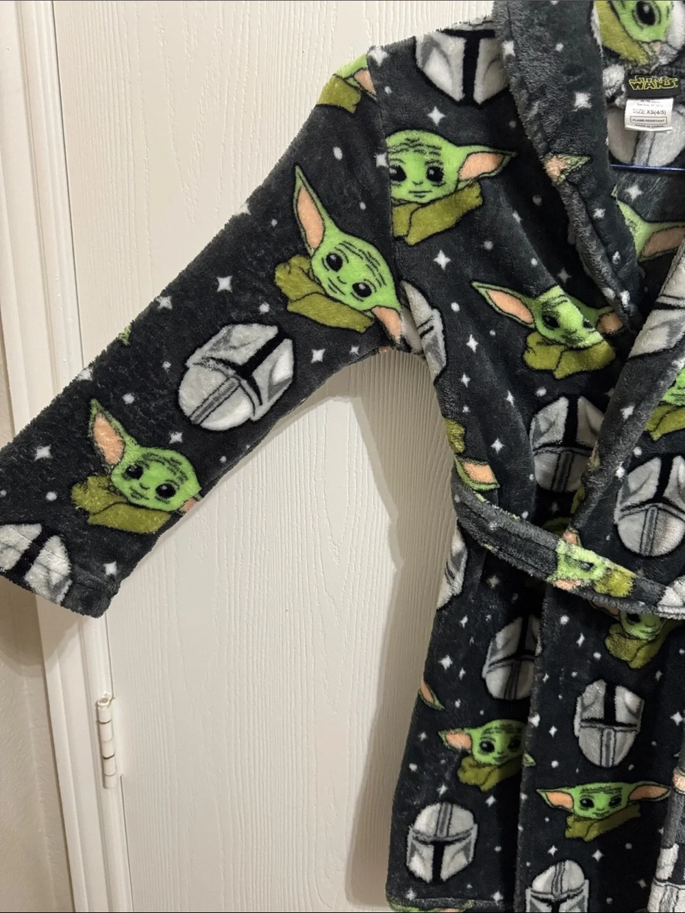 Star Wars Mandalorian Helmet  Baby Yoda Grogu Boys Bathrobe XS 4-5 Kidcore